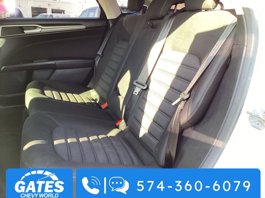 Used 2018 Ford Fusion SE w/ Fusion SE Technology Package FWD image 11