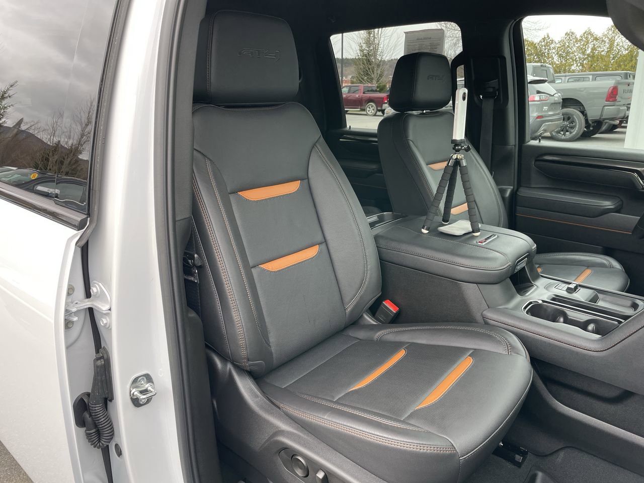 Used 2025 GMC Sierra 2500 AT4 AWD/4WD image 40