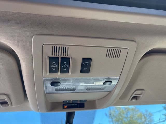Used 2014 Cadillac Escalade ESV Premium AWD/4WD image 27