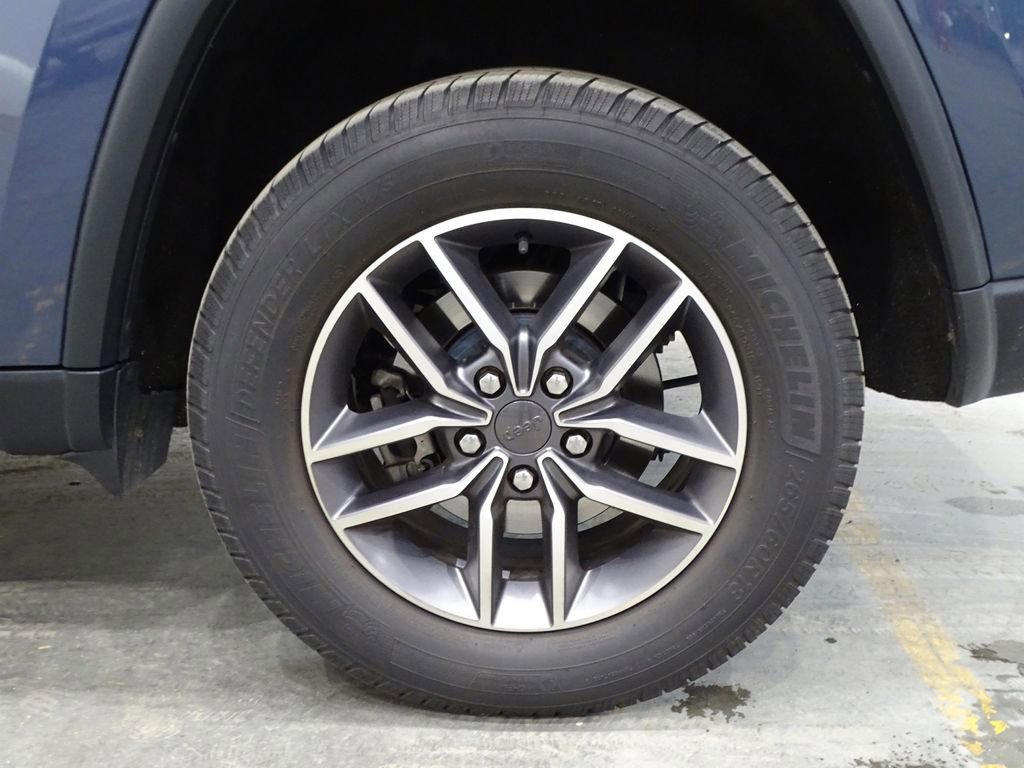 Used 2021 Jeep Grand Cherokee Limited image 44