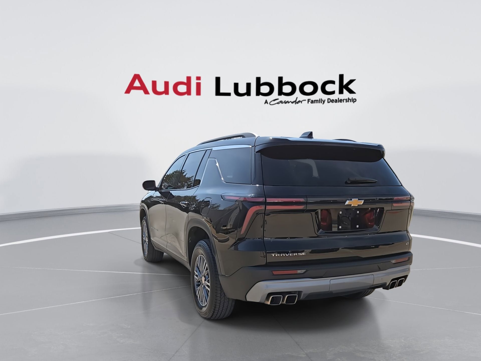 Used 2024 Chevrolet Traverse LT FWD image 7