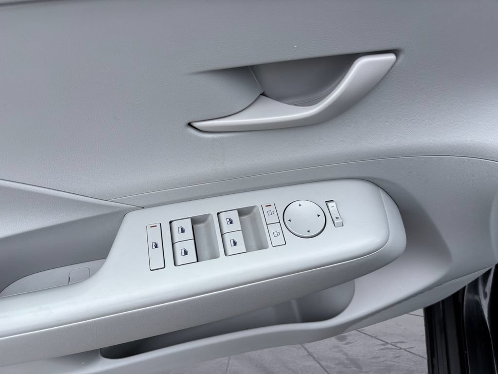 Used 2024 Hyundai Kona SEL FWD image 23