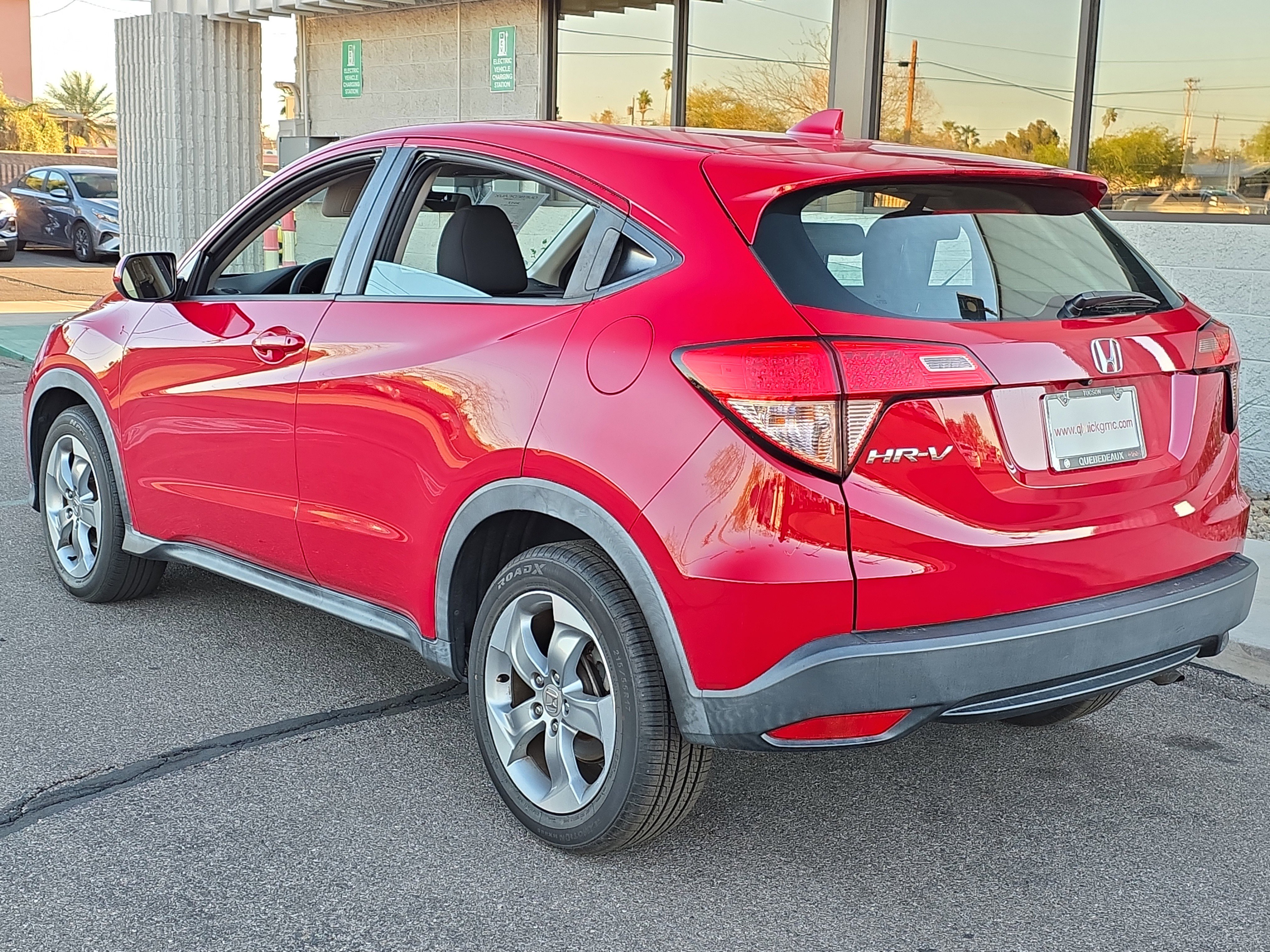 Used 2017 Honda HR-V LX image 5