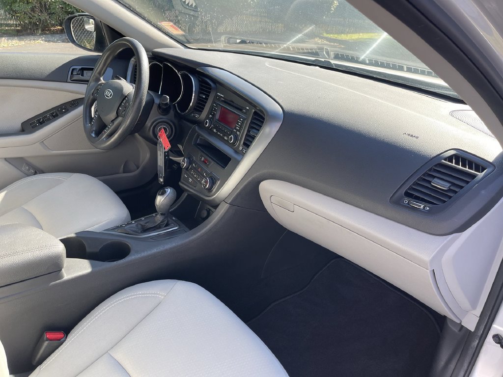 Used 2012 Kia Optima LX FWD image 24