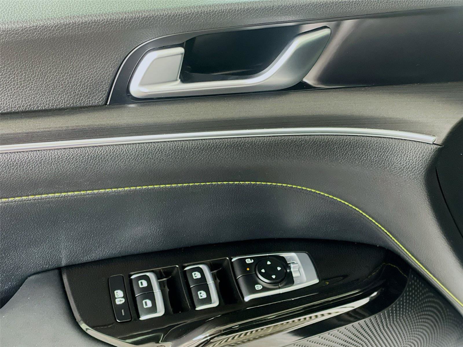 Certified 2025 Kia K5 GT FWD image 23