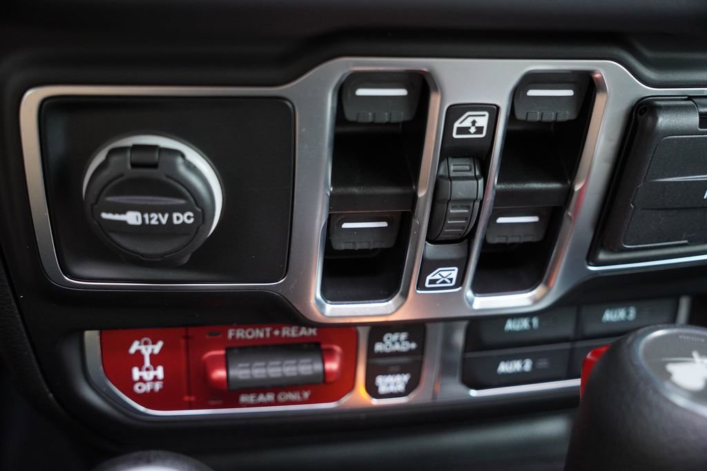 Certified 2025 Jeep Wrangler Unlimited Rubicon 4xe w/ Safety Group image 30