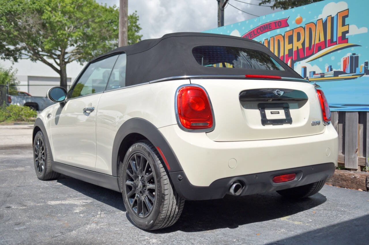 Used 2018 MINI Cooper Cooper 2dr Convertible image 11
