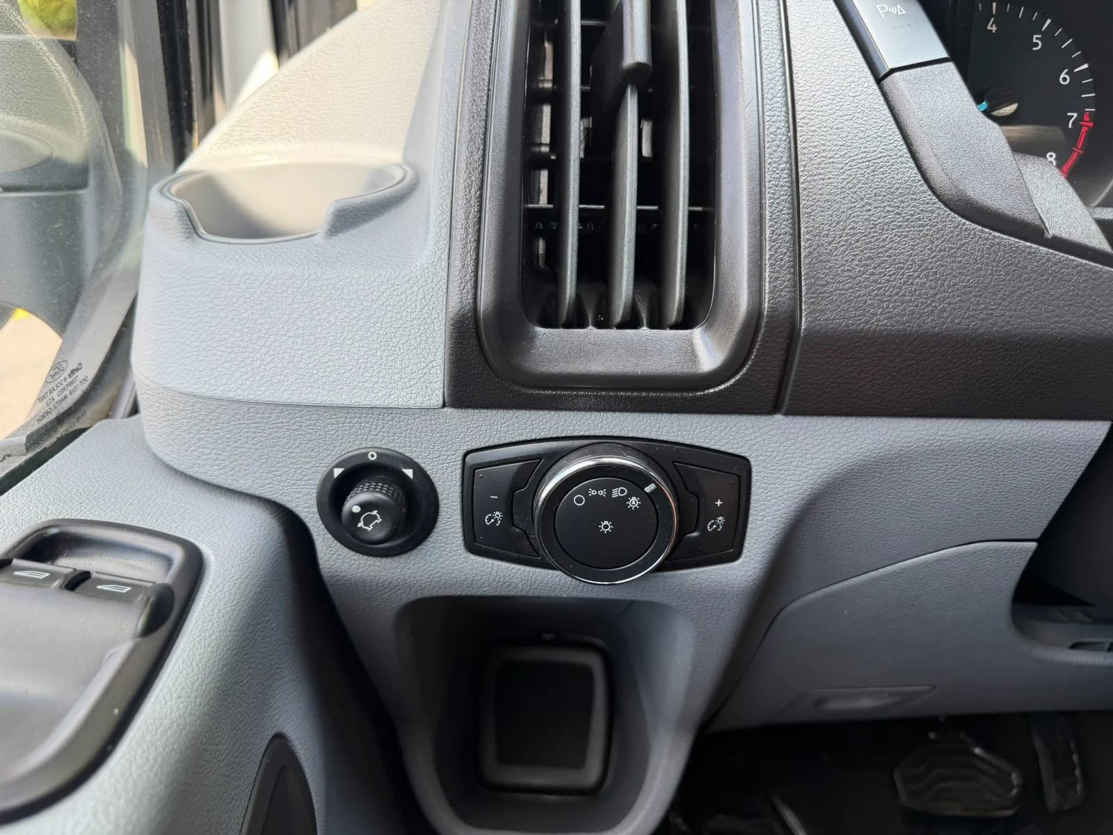 Used 2017 Ford Transit 350 XLT RWD image 25