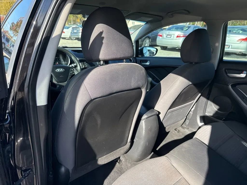 Used 2017 Kia Forte LX w/ LX Popular Package image 13