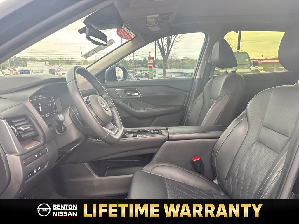 Certified 2024 Nissan Rogue Platinum w/ Platinum Premium Package image 10