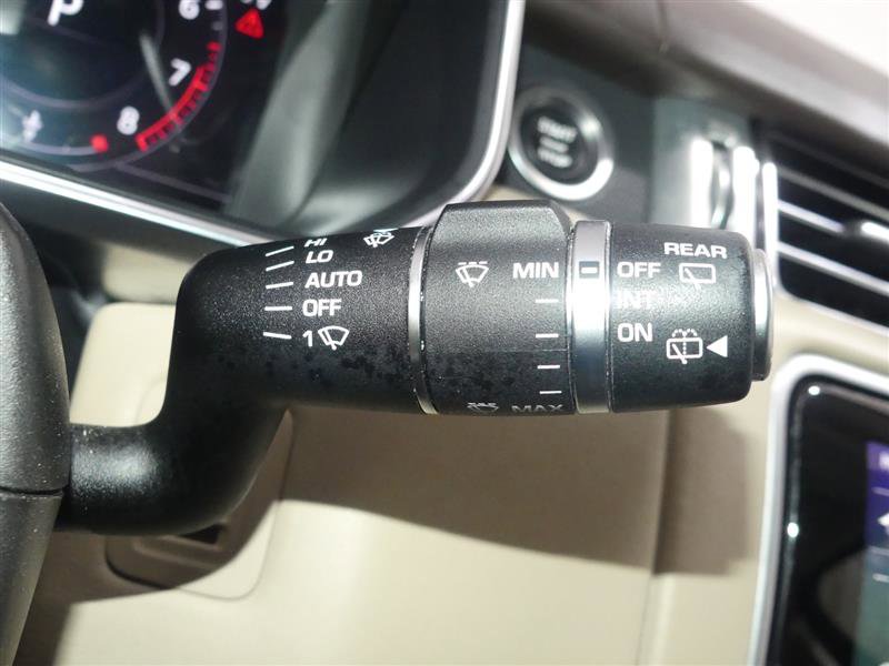 Used 2018 Land Rover Range Rover HSE image 35