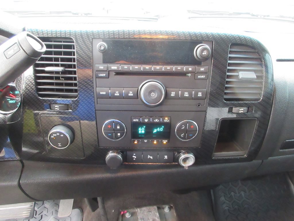 Used 2011 GMC Sierra 1500 SLE w/ Power Tech Package AWD/4WD image 29