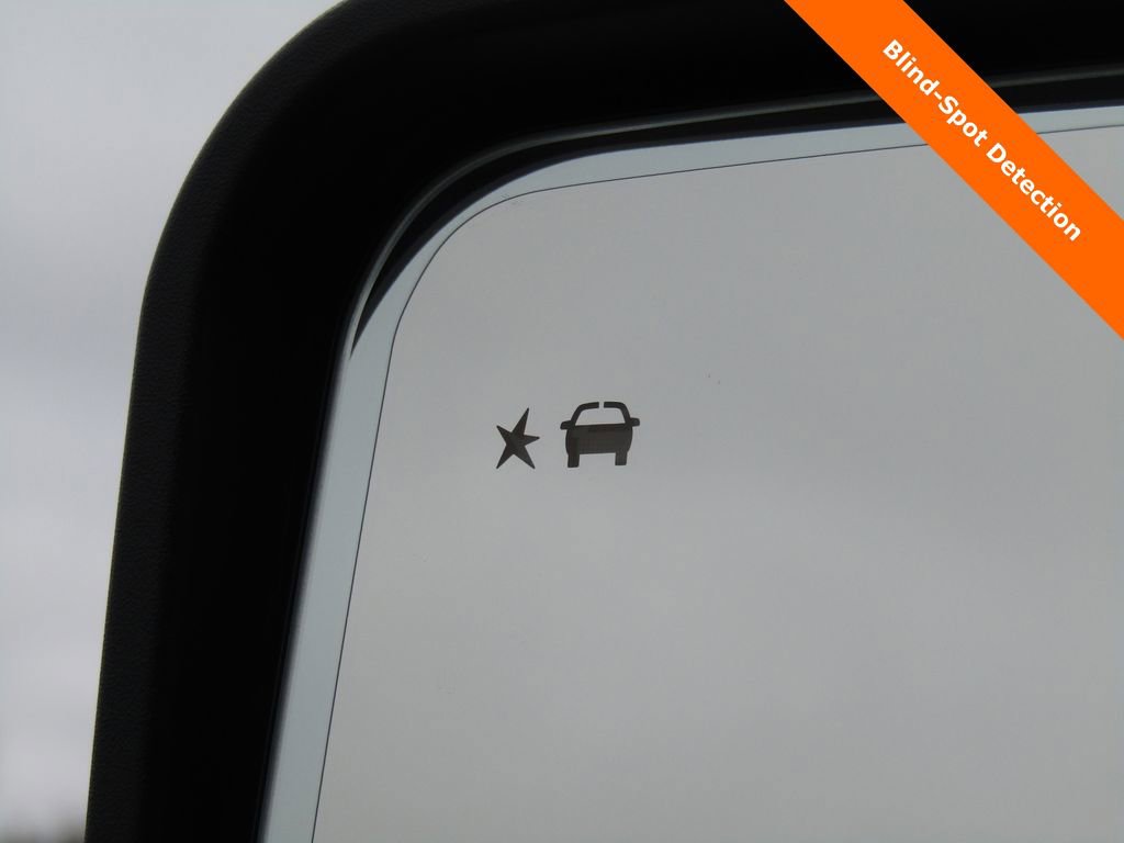 Used 2025 GMC Sierra 2500 Denali w/ Technology Package image 9