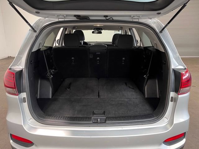 Used 2020 Kia Sorento AWD V6 image 16