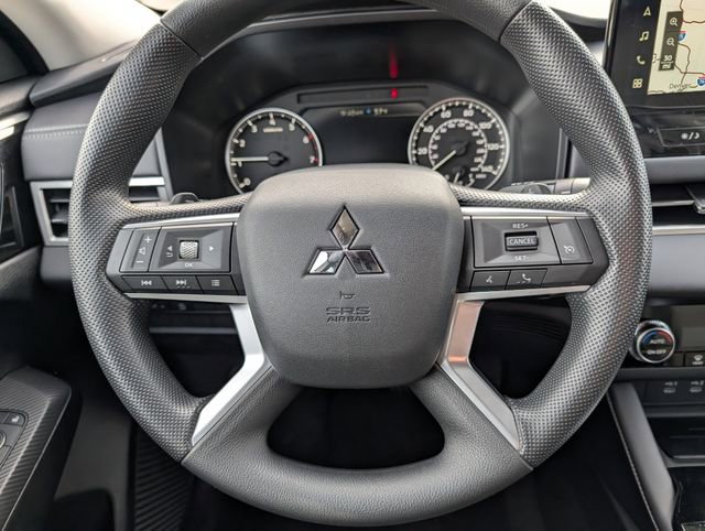 New 2026 Mitsubishi Outlander ES FWD image 8