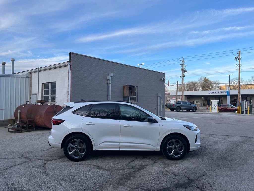 Certified 2024 Ford Escape ST-Line w/ Tech Pack #1 image 4