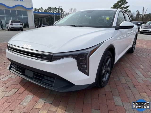 Used 2025 Kia K4 LXS image 1