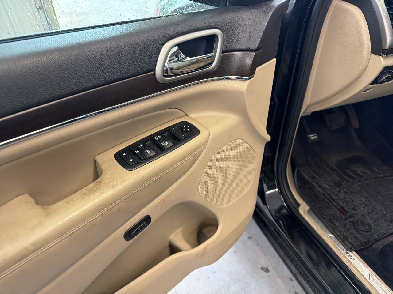 Used 2018 Jeep Grand Cherokee Limited AWD/4WD image 14