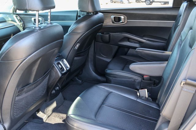 Used 2022 Kia Sorento EX w/ Panoramic Sunroof Package image 14