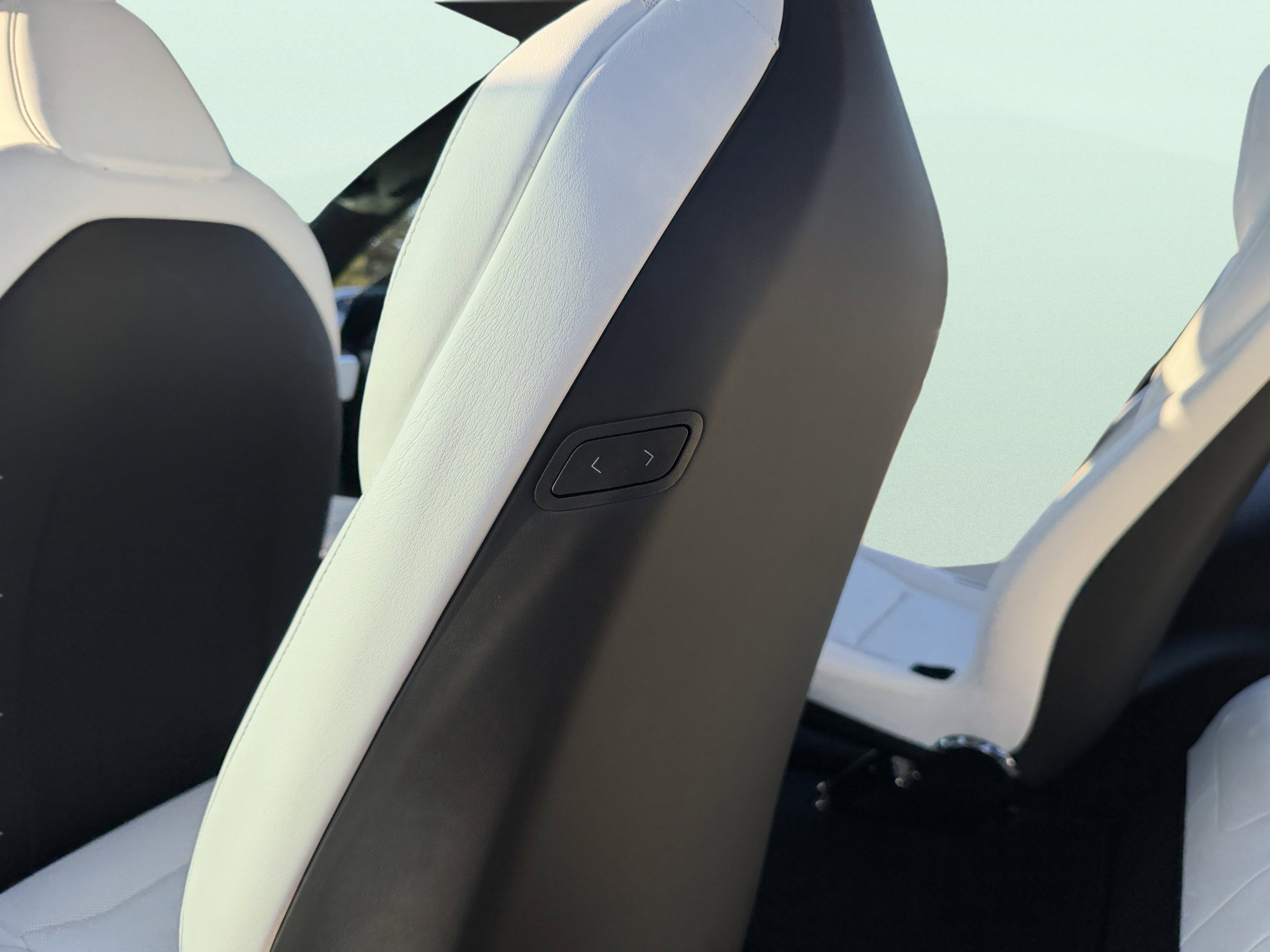 Used 2022 Tesla Model X image 42