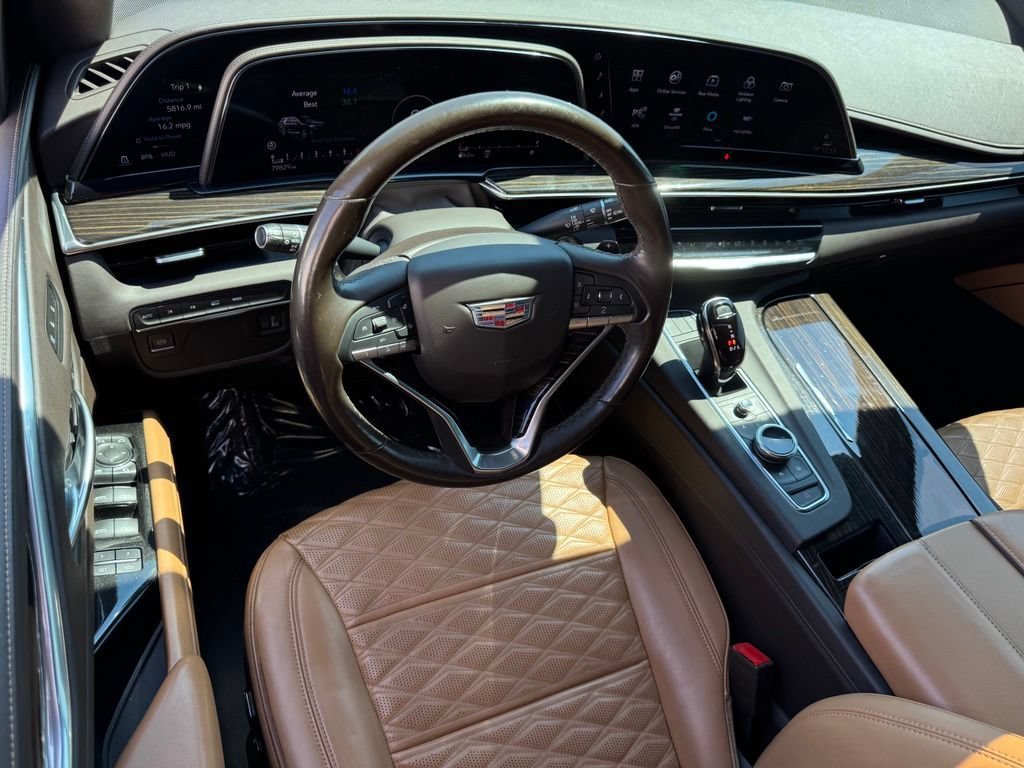 Used 2021 Cadillac Escalade Premium Luxury AWD/4WD image 25