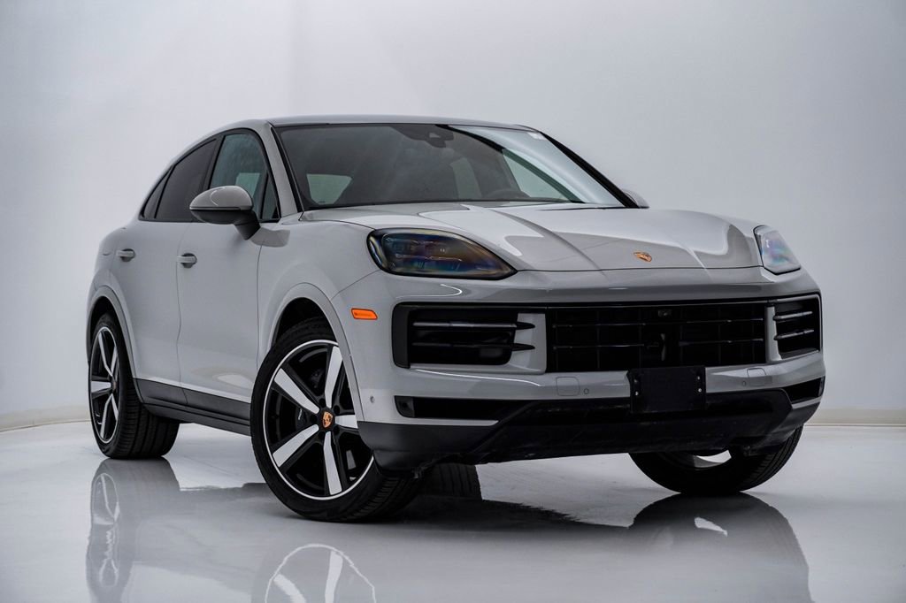 Certified 2025 Porsche Cayenne Coupe image 8