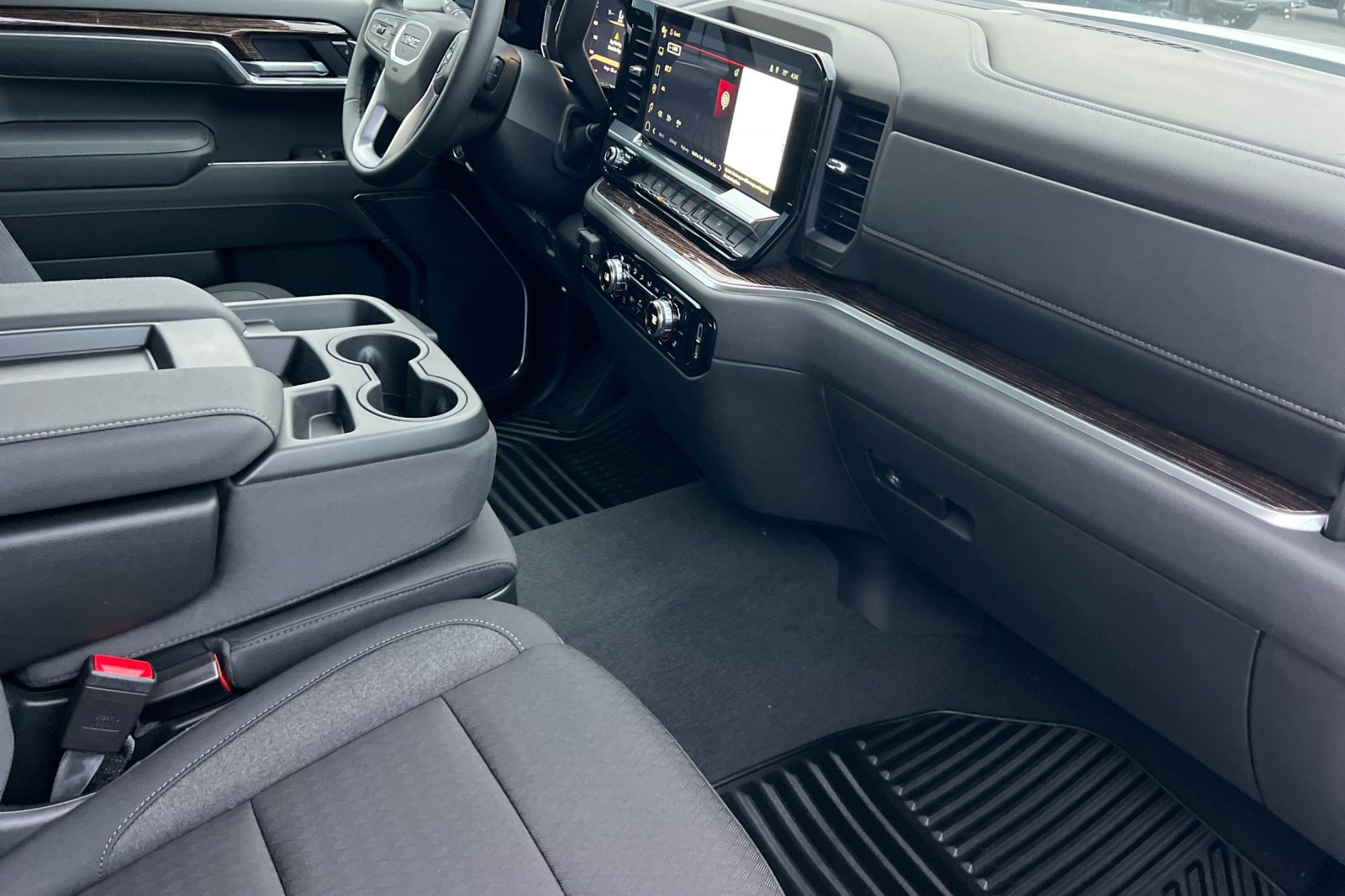 New 2026 GMC Sierra 1500 Elevation image 14