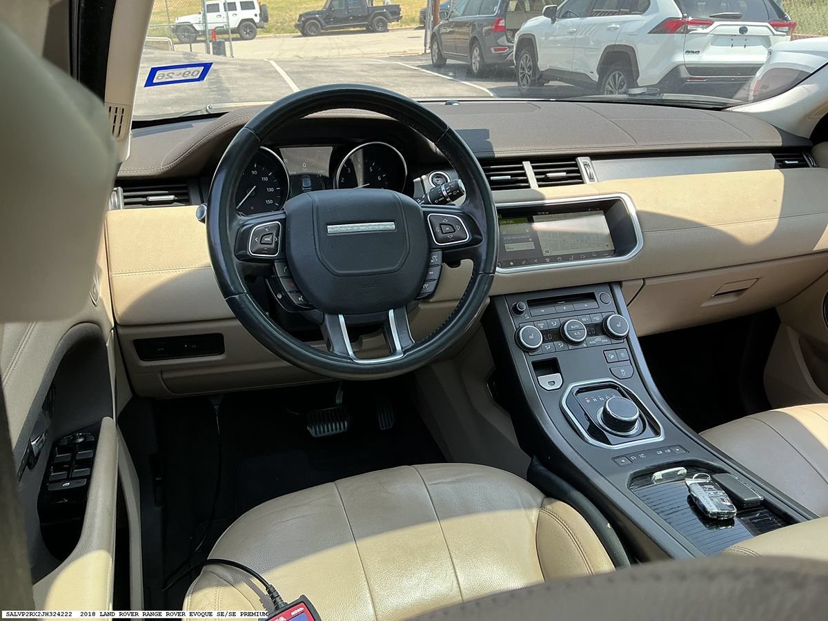 Used 2018 Land Rover Range Rover Evoque SE AWD/4WD image 12