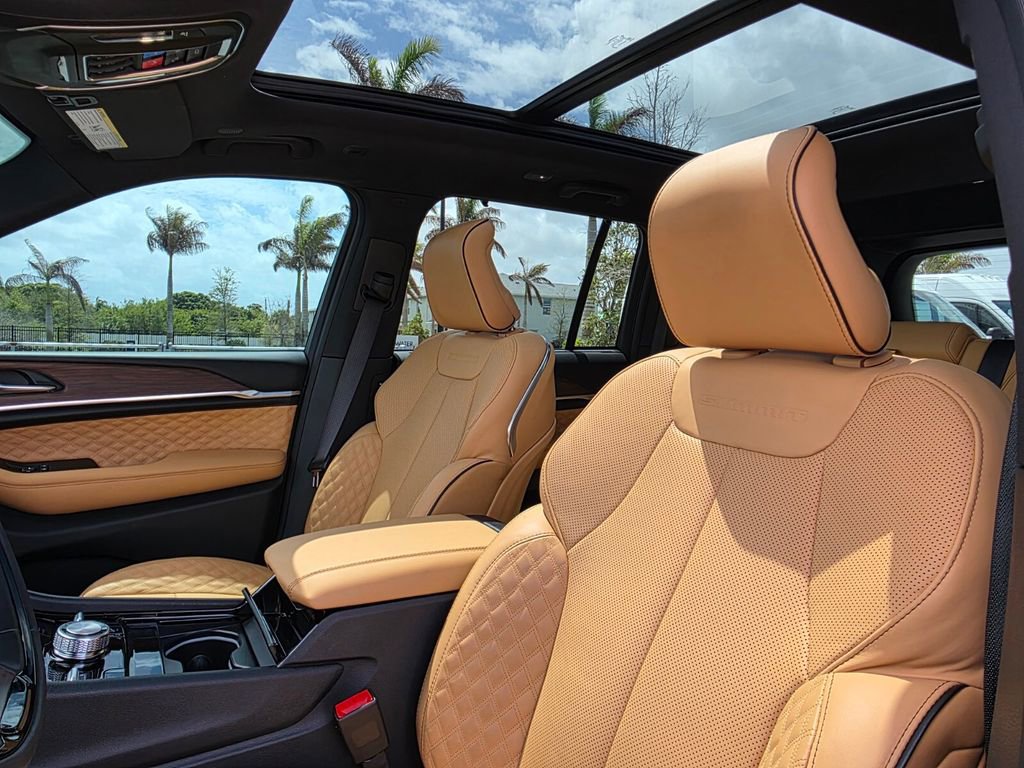 Used 2025 Jeep Grand Cherokee Summit w/ Adv Protech Group IV AWD/4WD image 22