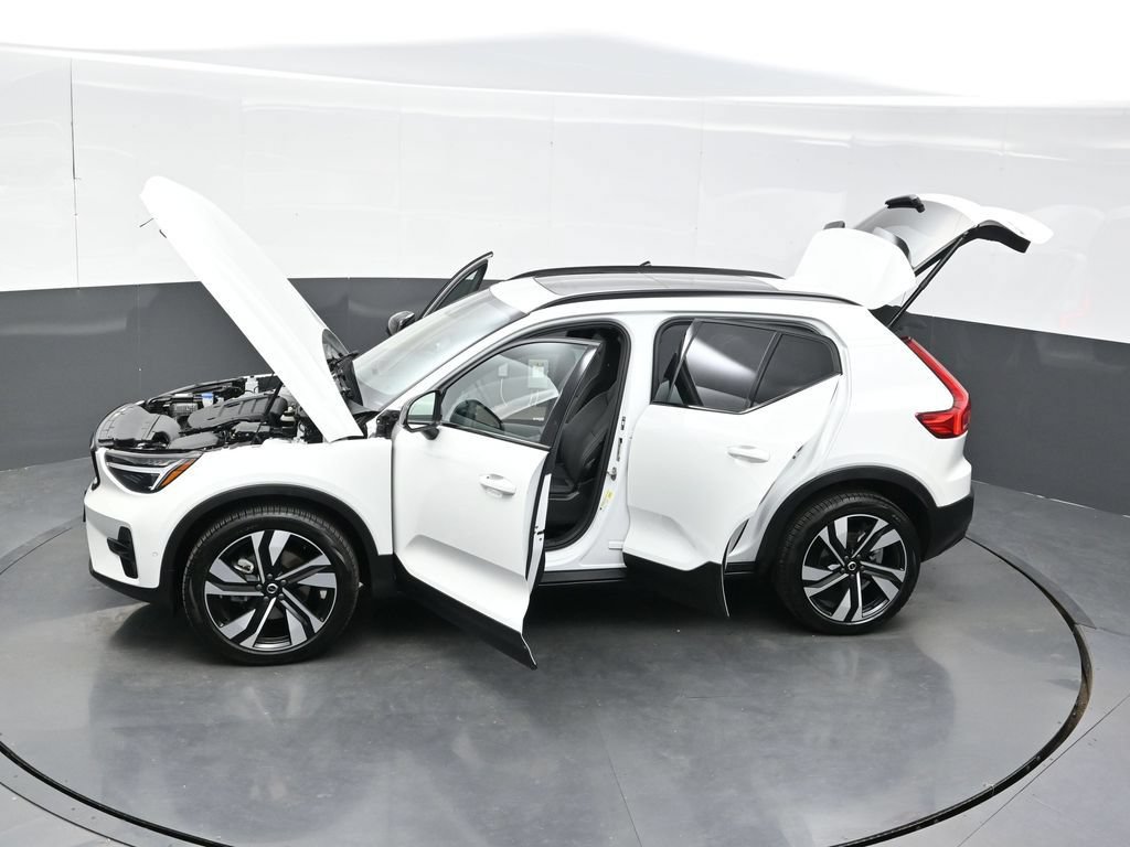 New 2026 Volvo XC40 B5 Ultra w/ Climate Package AWD/4WD image 41