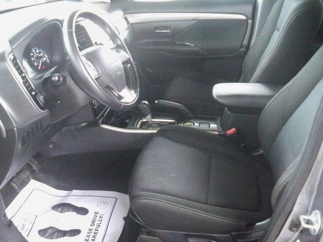 Used 2017 Mitsubishi Outlander ES AWD/4WD image 7