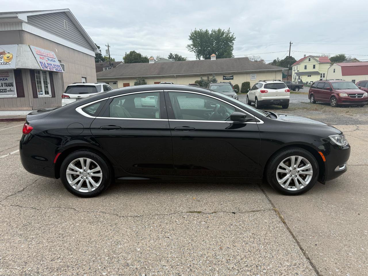 Used 2015 Chrysler 200 Limited FWD image 17