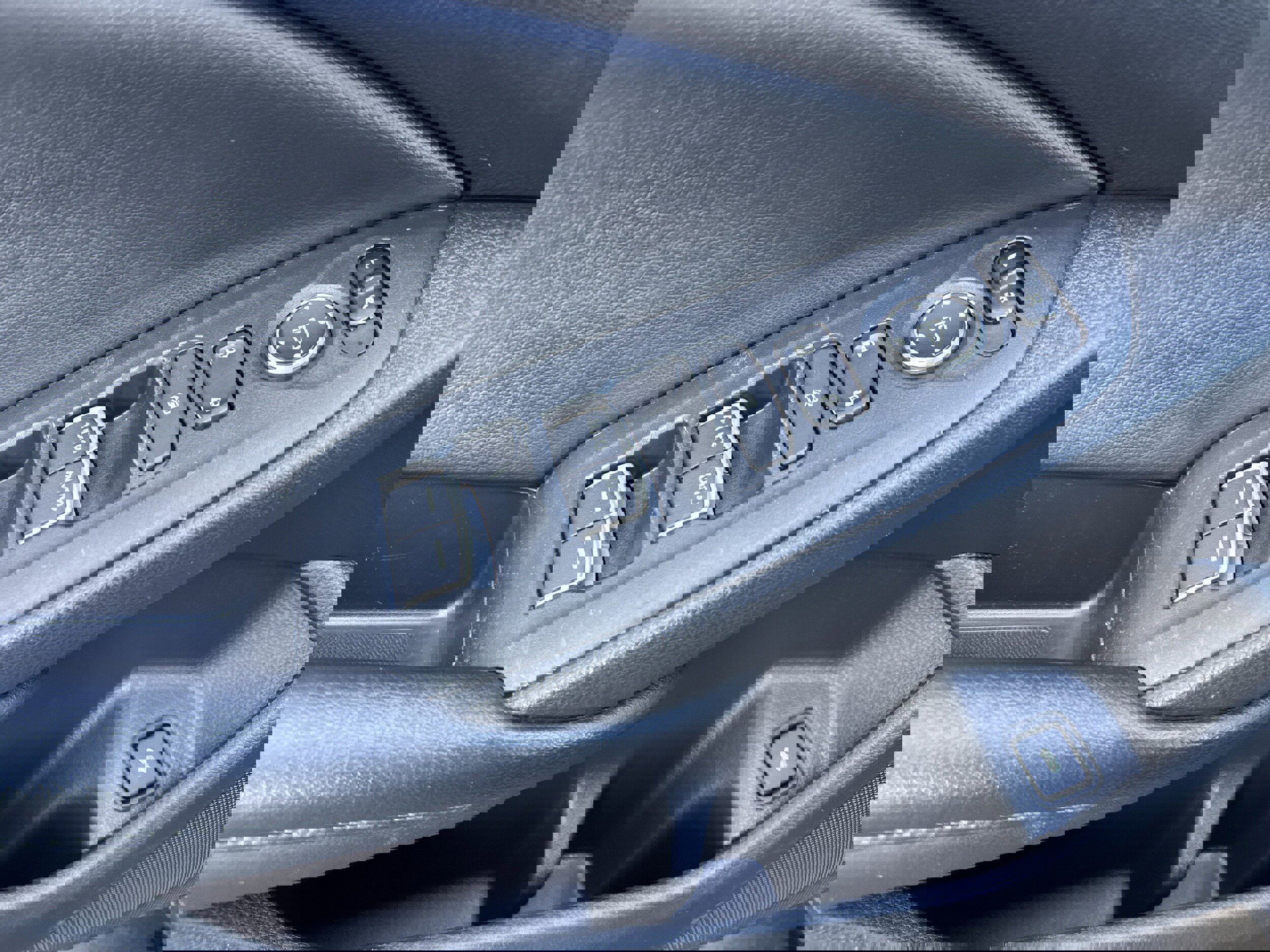 Used 2018 Honda Accord EX image 9