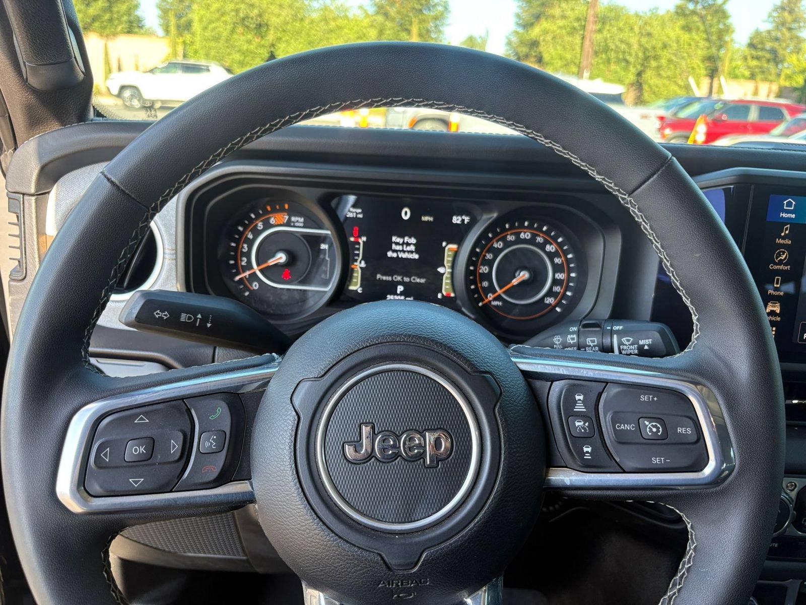 Used 2025 Jeep Wrangler Unlimited Sahara AWD/4WD image 28