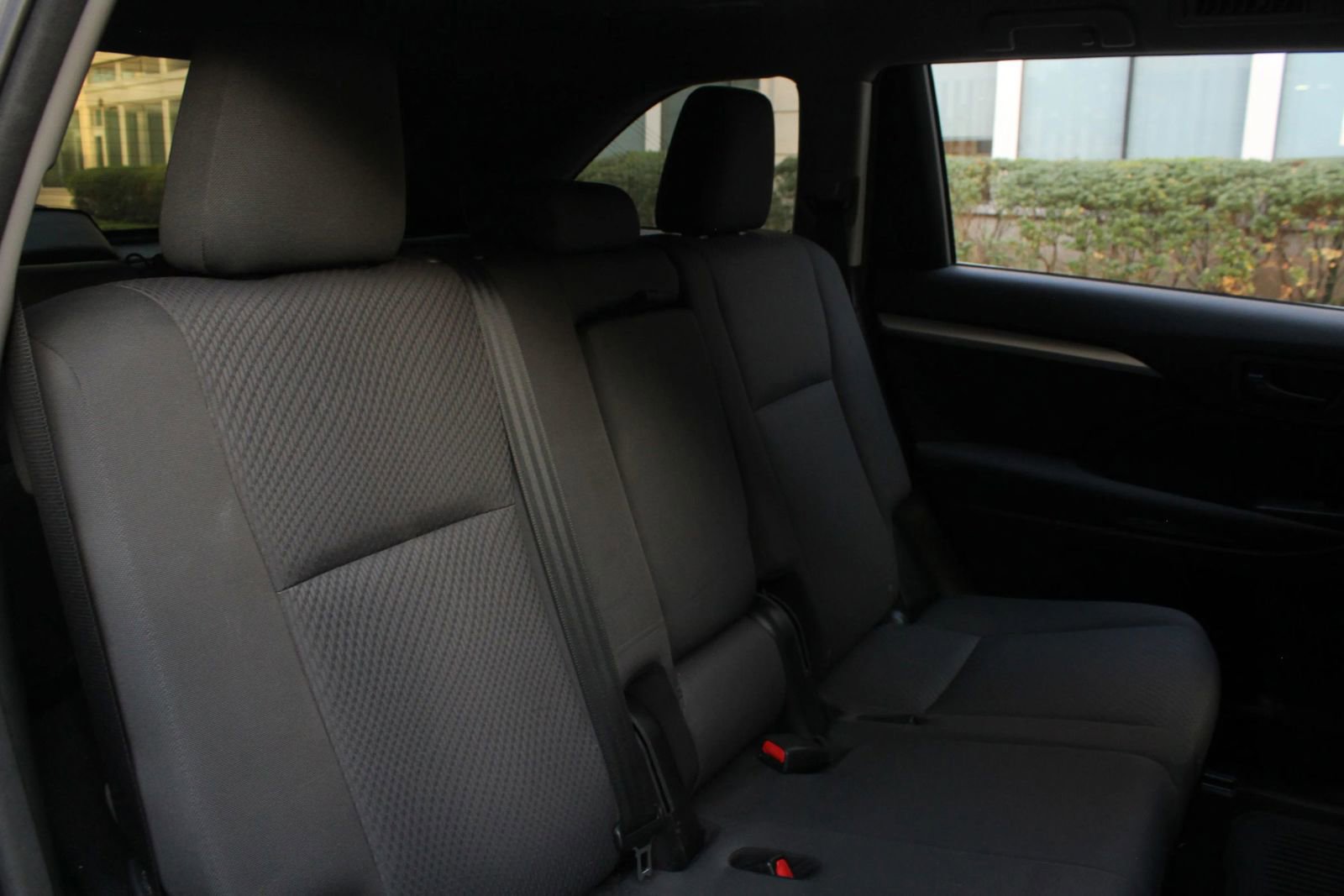 Used 2016 Toyota Highlander LE AWD/4WD image 21