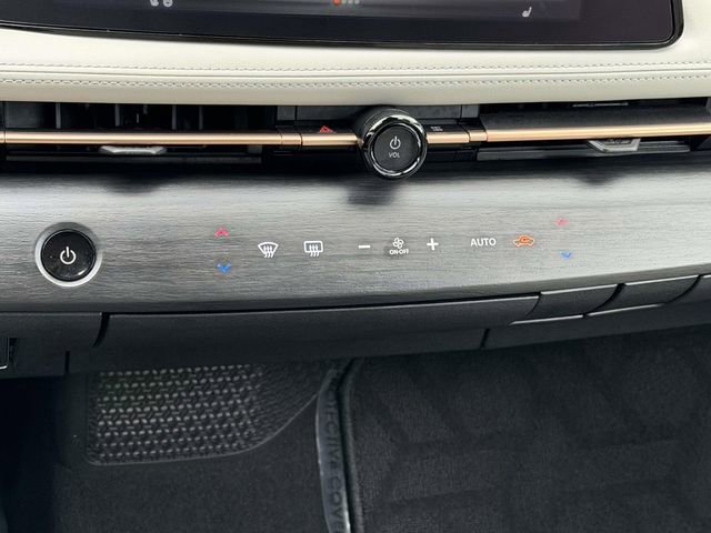Used 2023 Nissan Ariya FWD image 16