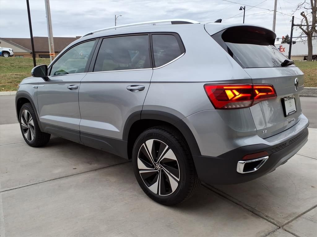 Used 2024 Volkswagen Taos SE image 5