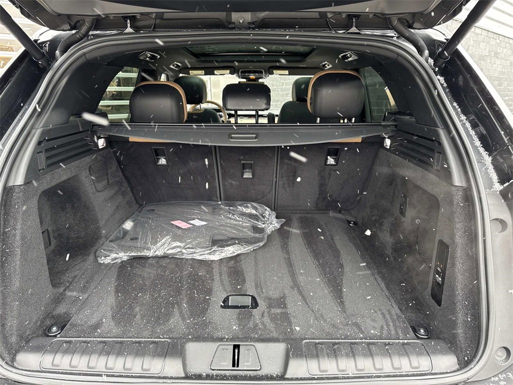 Used 2023 Land Rover Range Rover Sport SE Dynamic image 5