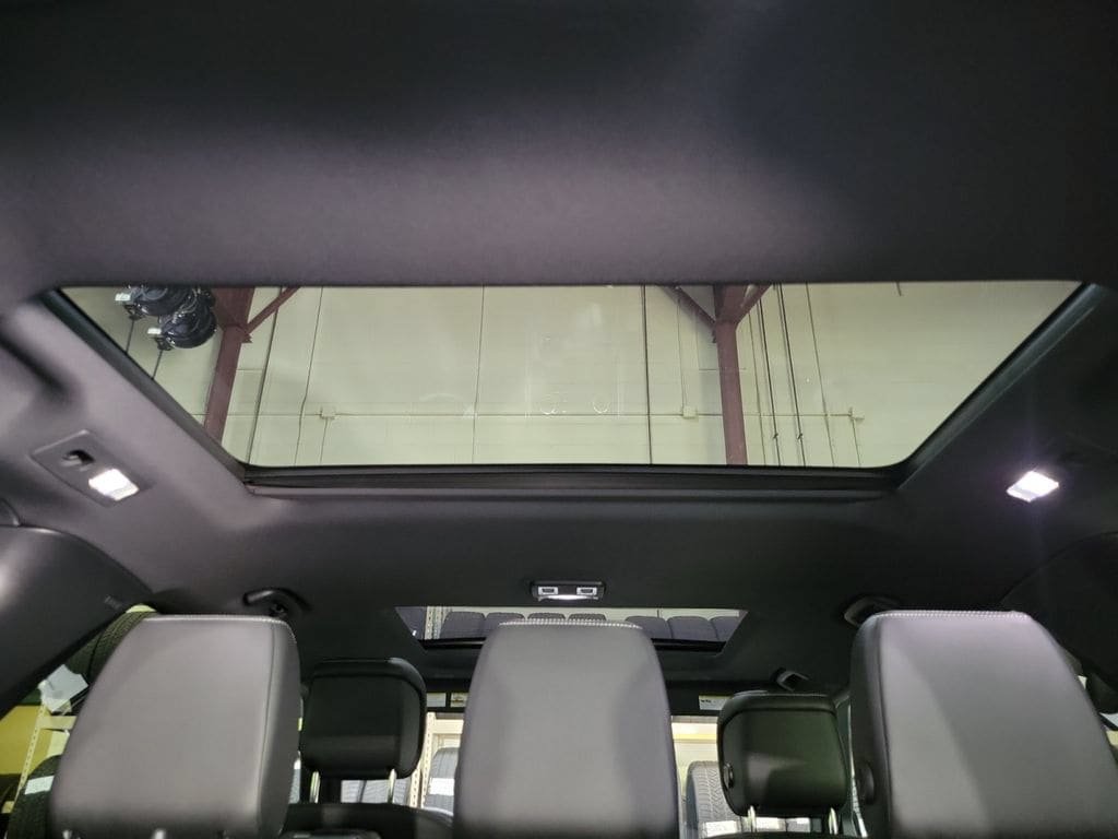 New 2026 Land Rover Discovery S AWD/4WD image 28