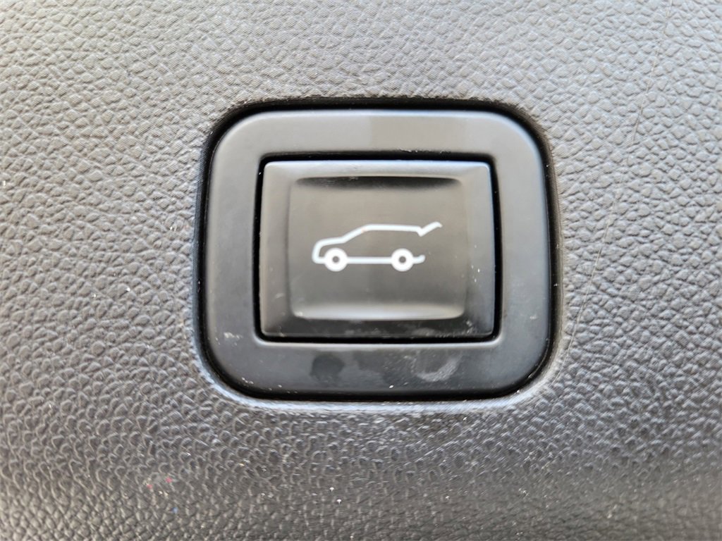 Used 2021 GMC Yukon SLT w/ SLT Premium Package image 15