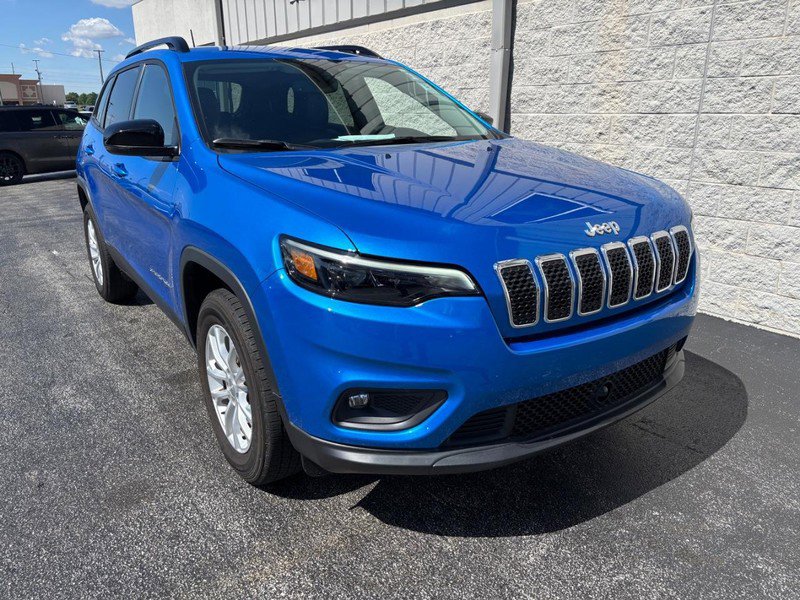 Used 2022 Jeep Cherokee Latitude Lux AWD/4WD image 2