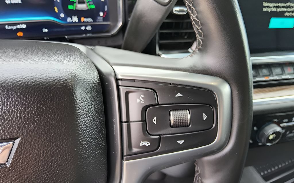 Used 2024 Chevrolet Silverado 1500 LT AWD/4WD image 16