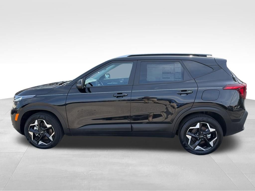 Certified 2025 Kia Seltos S image 2