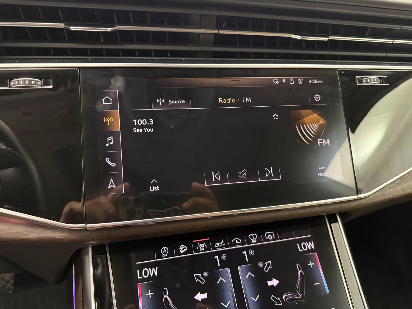 Used 2019 Audi Q8 Prestige w/ Adaptive Chassis Package AWD/4WD image 29