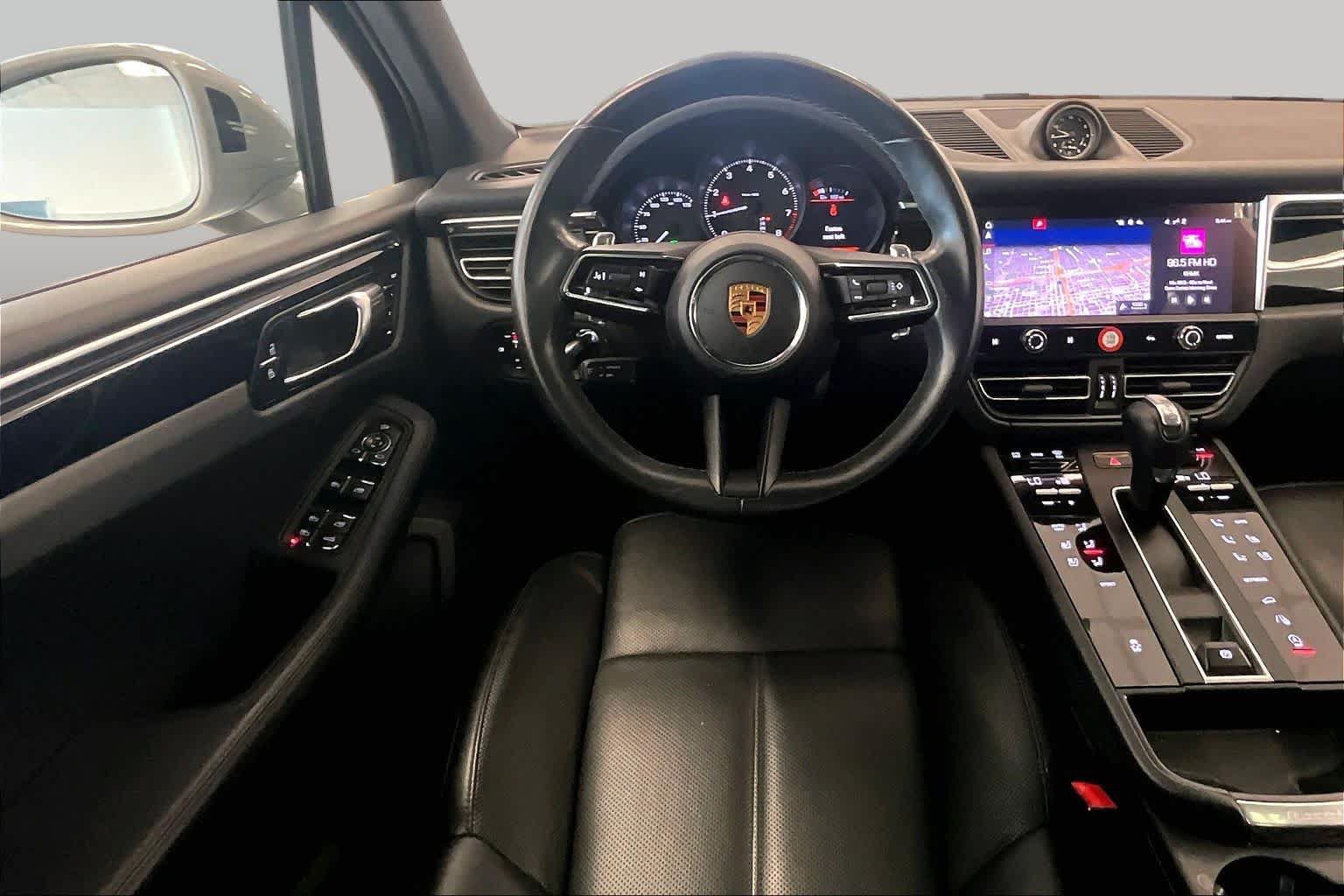Used 2022 Porsche Macan AWD/4WD image 5