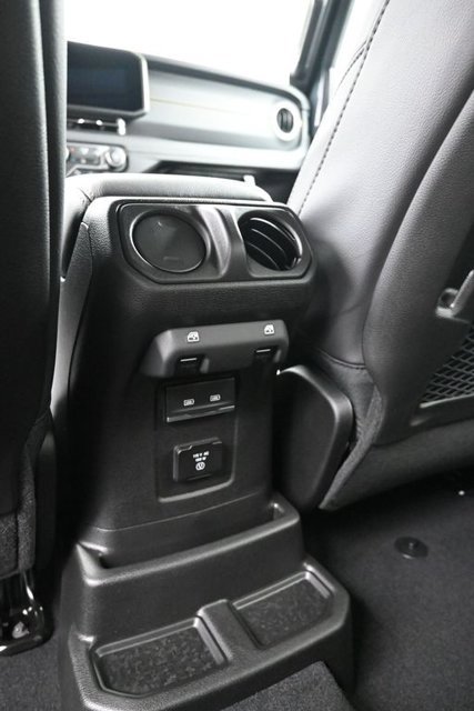 New 2026 Jeep Wrangler Unlimited Sahara AWD/4WD image 35
