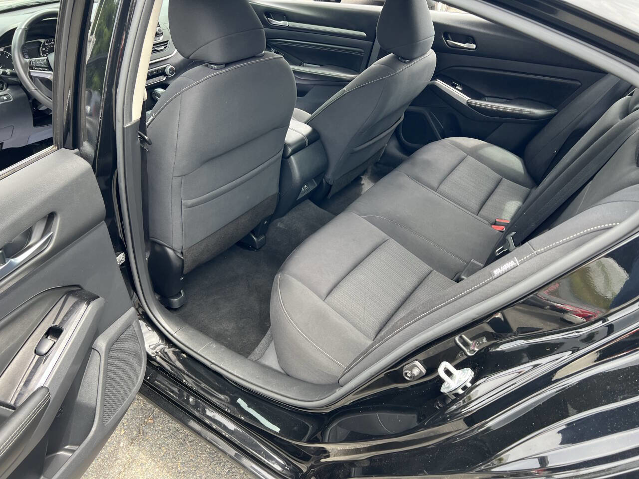 Used 2021 Nissan Altima 2.5 SV w/ SV Premium Package image 15