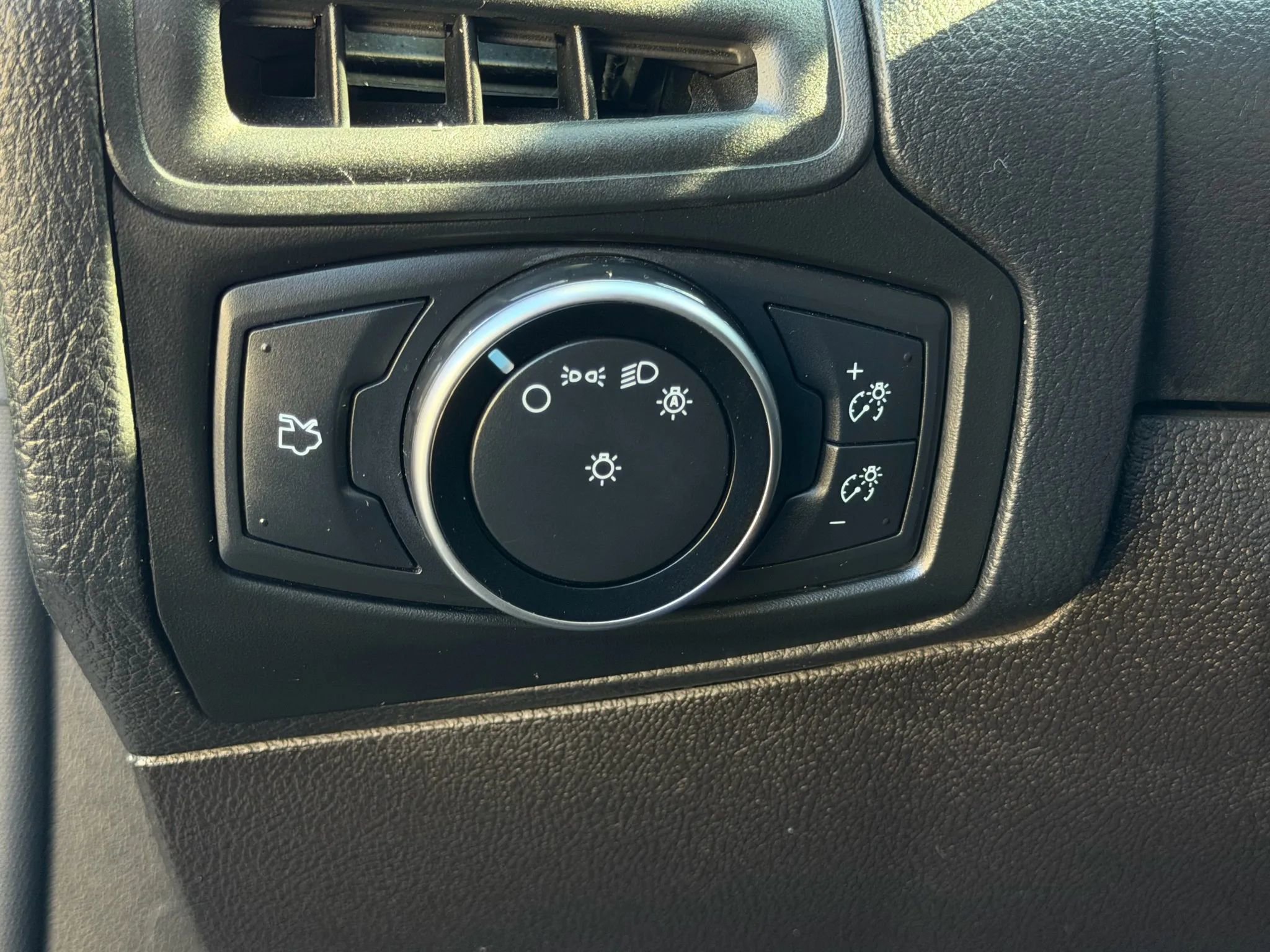 Used 2017 Ford Focus S image 15