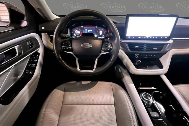 Used 2025 Ford Explorer Platinum w/ Ultimate Package AWD/4WD image 19