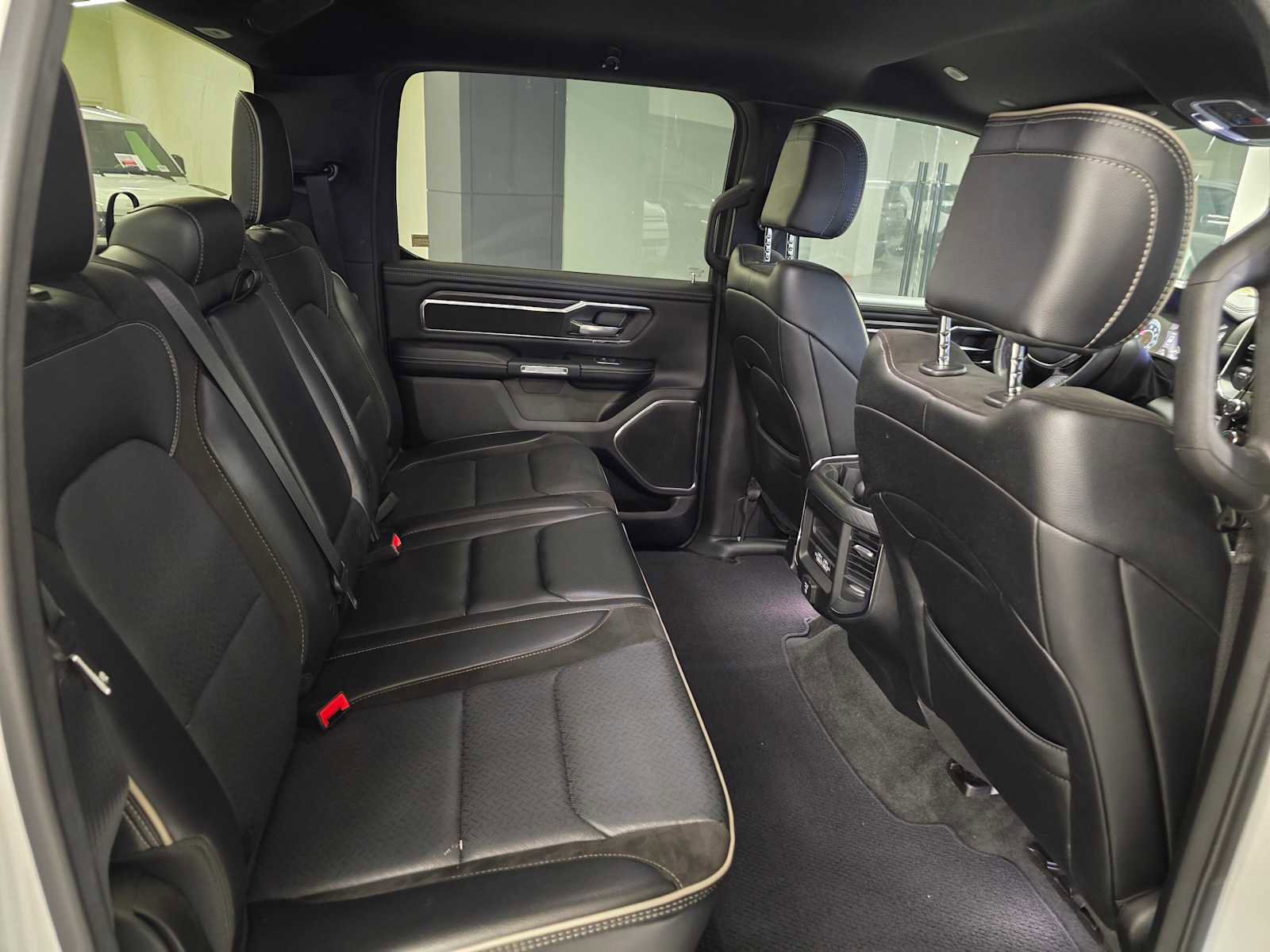 Used 2024 RAM 1500 Laramie image 14